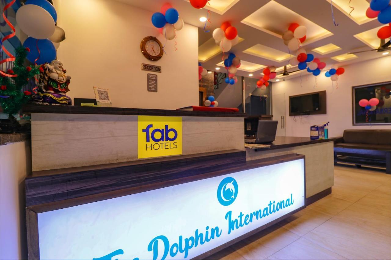 Отель Fabexpress Dolphin International Near Delhi Airport Нью-Дели Экстерьер фото