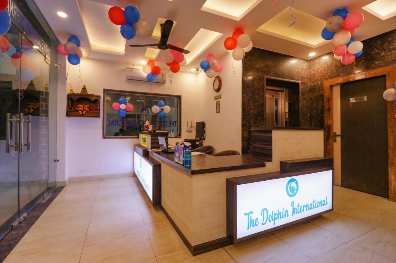 Отель Fabexpress Dolphin International Near Delhi Airport Нью-Дели Экстерьер фото
